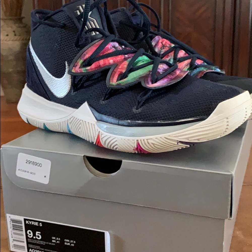 Kyrie 5 size 9.5